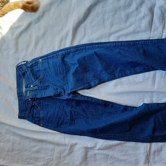 Jeans - Picture 2 of 3